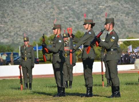 Αποκλεισμός υποψηφίων από τις εξετάσεις εισαγωγής στις Ανώτερες Στρατιωτικές Σχολές Υπαξιωματικών (ΑΣΣΥ) λόγω ορίου ηλικίας